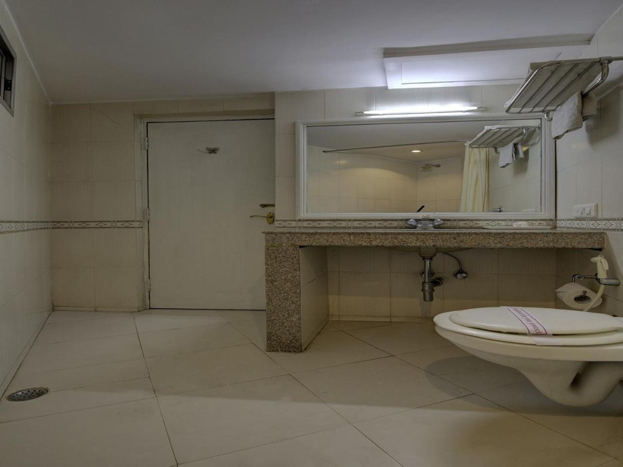 Oyo 1864 Hotel Yuvraj Ranchi Exterior foto